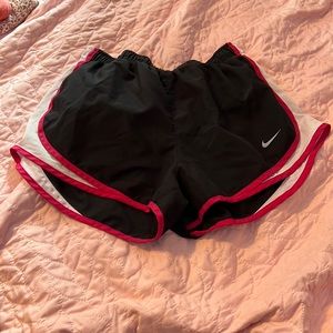 medium Black and pink dri-fit shorts